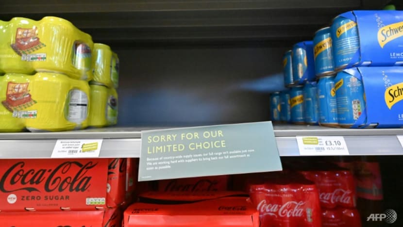 No milk or water: Shoppers face shortages at UK grocery stores No milk or water: Shoppers face shortages at UK grocery stores