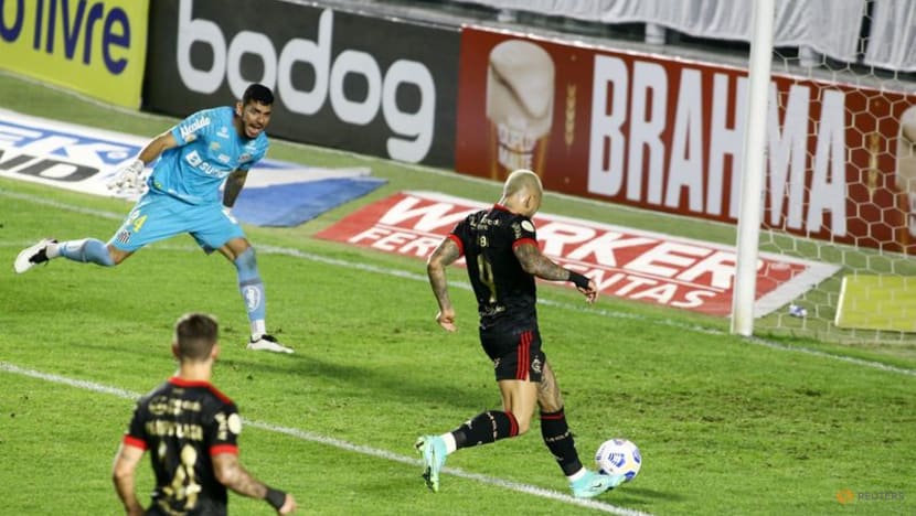 Flamengo trounce Santos with second-half scoring spree Flamengo trounce Santos with second-half scoring spree