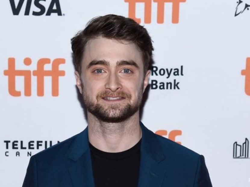 Watch Harry Potter's Daniel Radcliffe narrate a chapter in Sorcerer's Stone