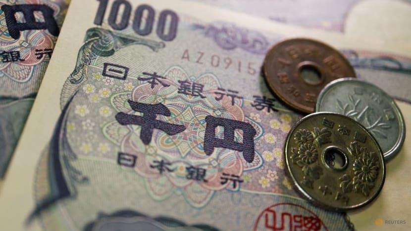 Japan finance minister says markets should set FX rates after yen weakens