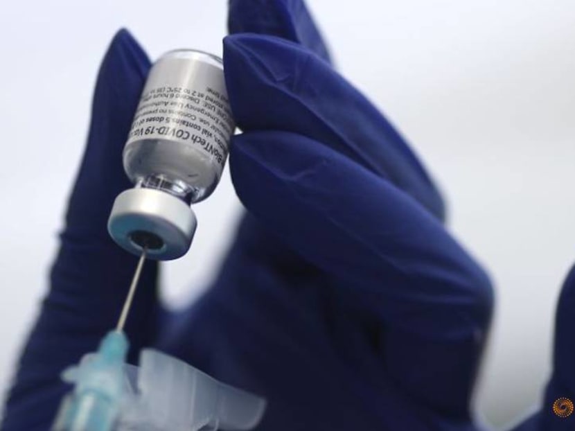 Commentary: How many people need to get a COVID-19 vaccine in order to stop the coronavirus? Commentary: How many people need to get a COVID-19 vaccine in order to stop the coronavirus?