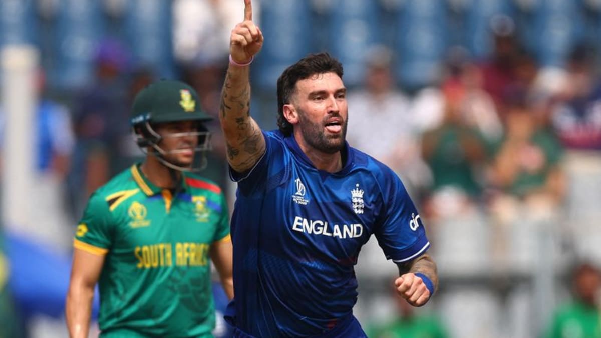 England bowl first on Stokes return, no Bavuma for S Africa