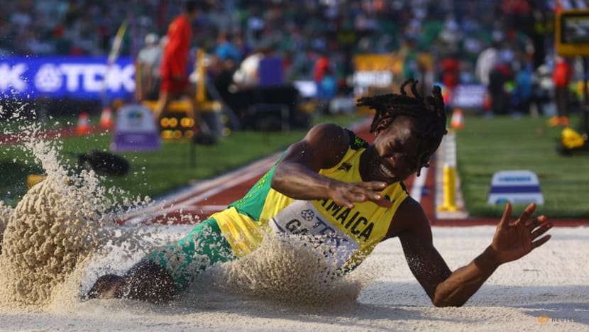 Long jump champion Gayle fails to advance at worlds Long jump champion Gayle fails to advance at worlds