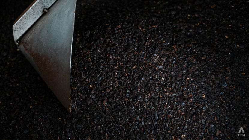 'Sukar pada mulanya': Kilang biji kopi kaedah tradisional di Klang ini masih utuh beroperasi sejak 1959 13 FDZ 3469