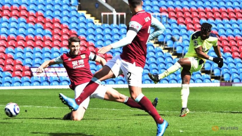 Soccer-Saint-Maximin inspires crucial win for Newcastle at Burnley Soccer-Saint-Maximin inspires crucial win for Newcastle at Burnley
