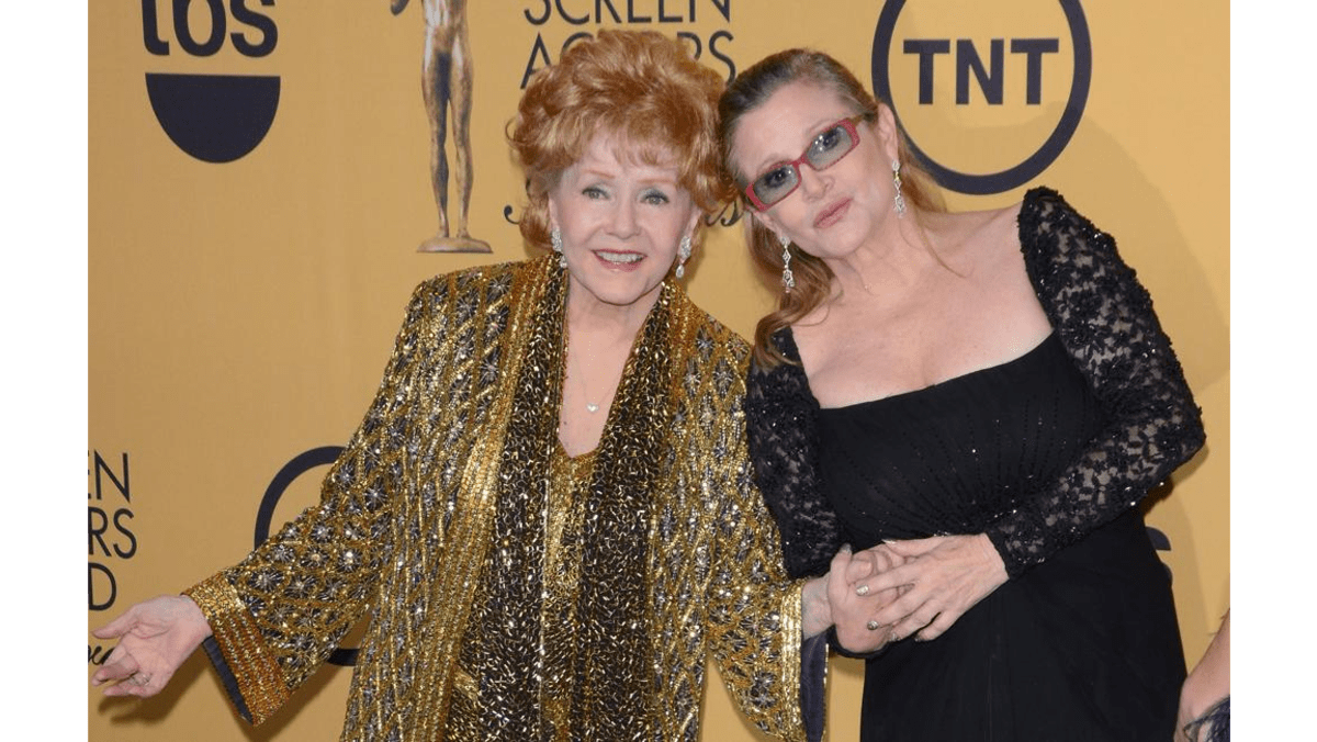 Debbie Reynolds and Carrie Fisher's cause of death revealed - 8days