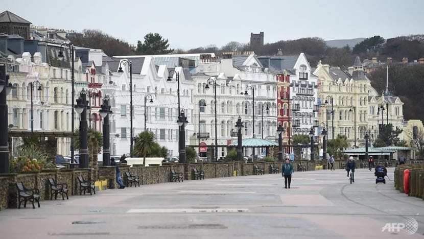 Man held on Isle of Man for refusing virus quarantine rules Man held on Isle of Man for refusing virus quarantine rules