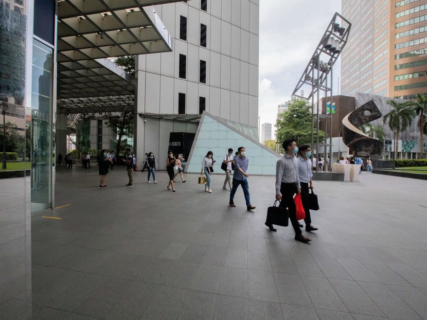 Singapore's resident employment grew in Q3, trimming fall in total employment Singapore's resident employment grew in Q3, trimming fall in total employment