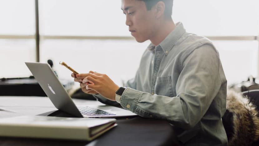Commentary: Our obsession with work emails has worsened during COVID-19 Commentary: Our obsession with work emails has worsened during COVID-19