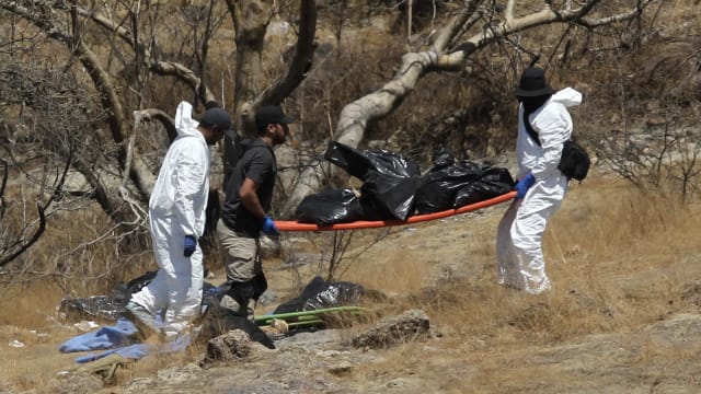 本要寻找失踪青年 墨西哥西部峡谷发现45包人体残骸