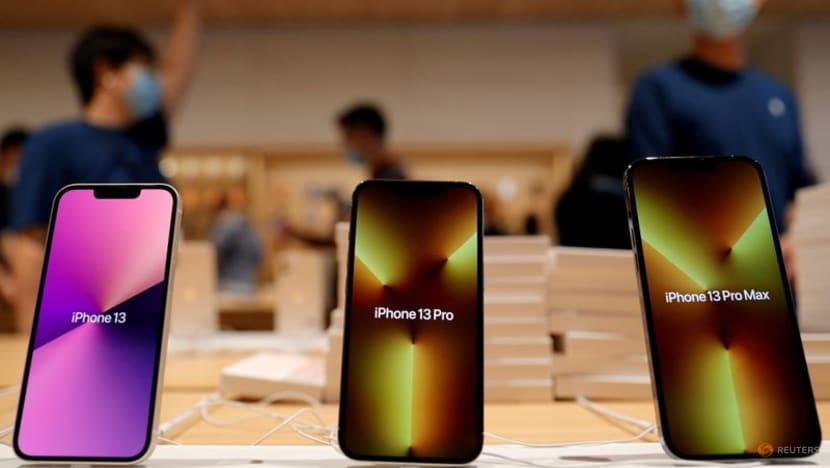 Apple cuts iPad production to feed chips to iPhone 13 -Nikkei Apple cuts iPad production to feed chips to iPhone 13 -Nikkei