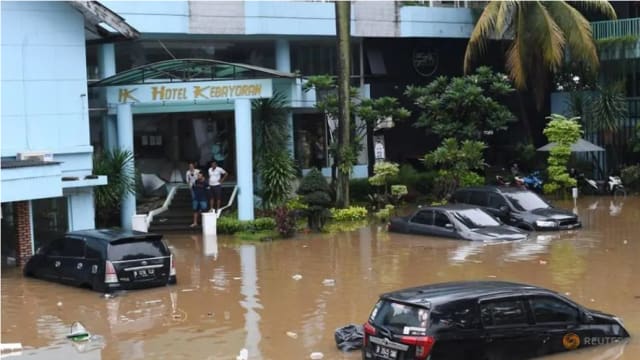 雅加达豪雨成灾 千多人被迫逃离家园