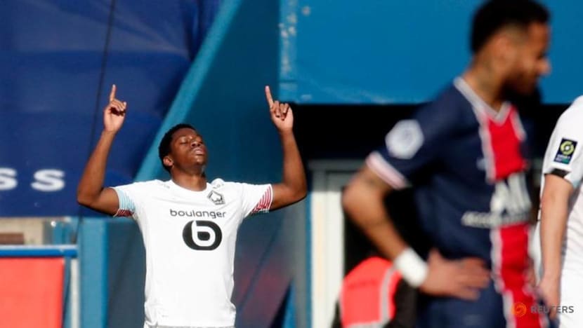 Soccer-David on target as Lille move top with PSG win Soccer-David on target as Lille move top with PSG win