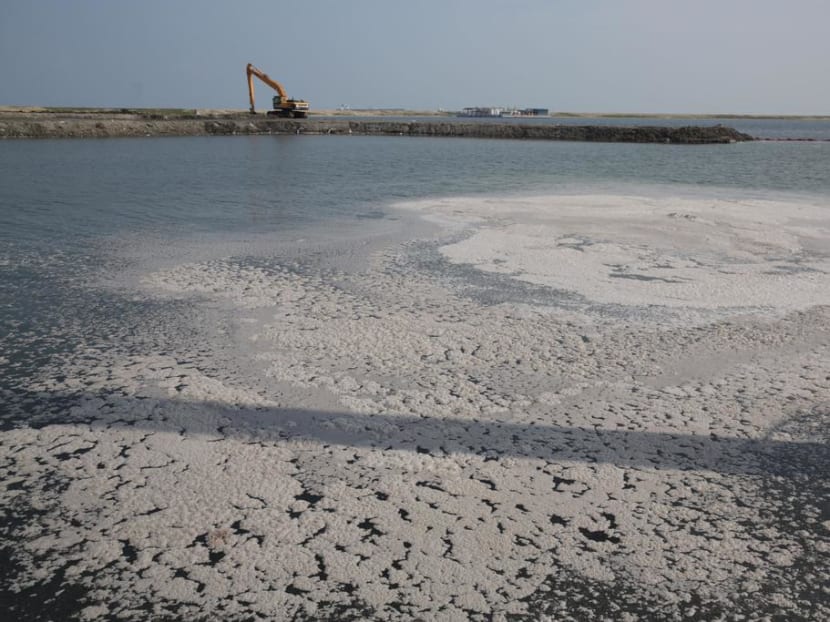 Semakau Landfill is projected to run out of space by 2035, and the National Environment Agency hopes that with this Request for Proposal it can study ways to avoid future costs of constructing another offshore landfill. Semakau Landfill is projected to run out of space by 2035, and the National Environment Agency hopes that with this Request for Proposal it can study ways to avoid future costs of constructing another offshore landfill.
