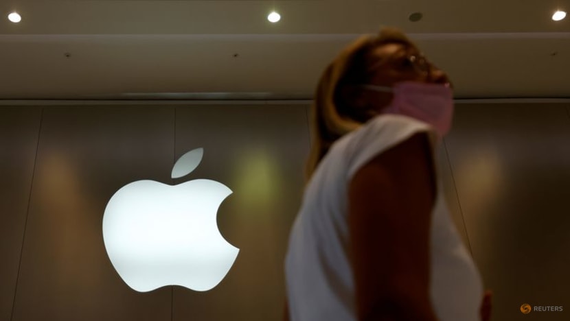 Apple boosts pay budget for US workers: Report