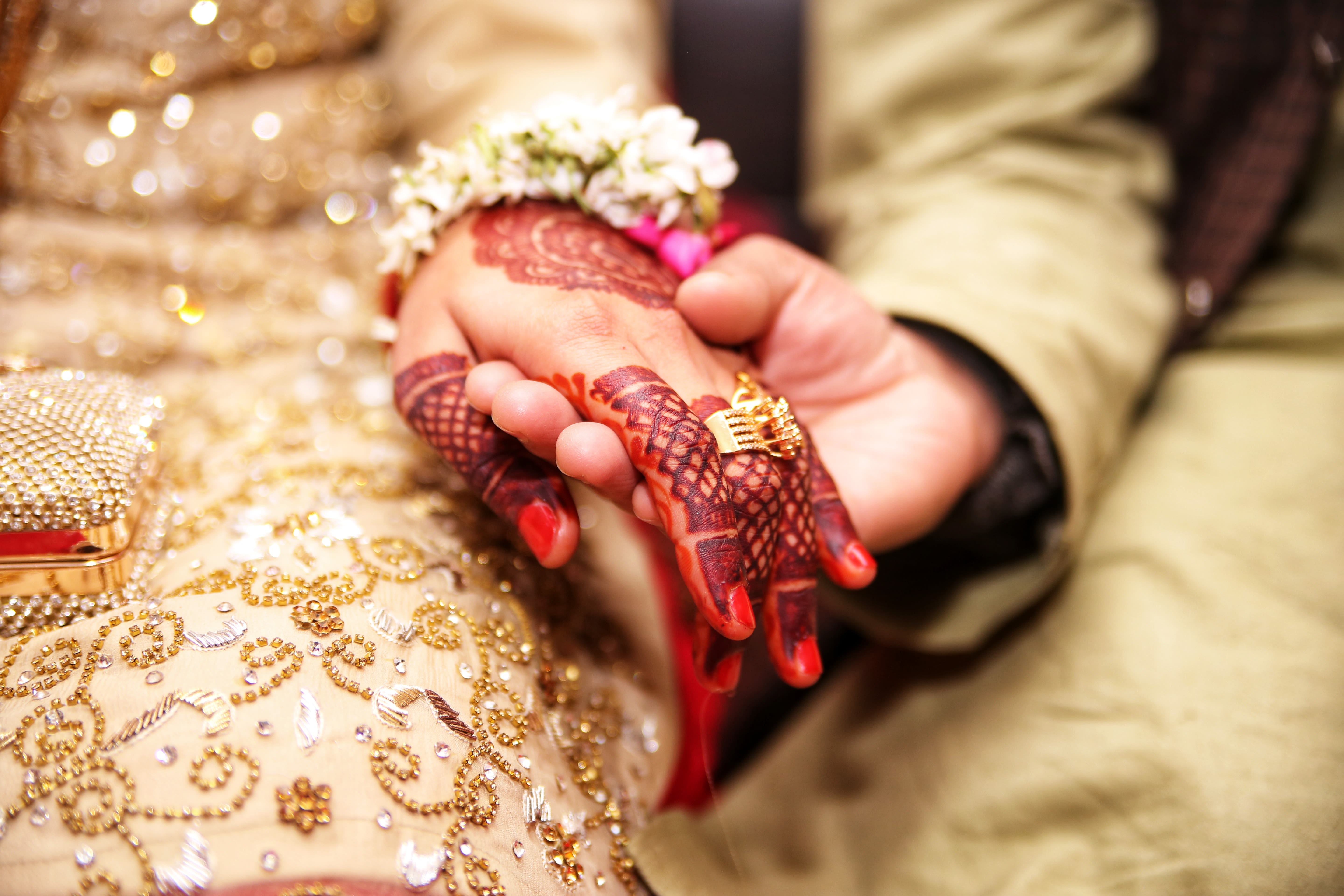 Grandchild or S$900,000: Indian couple sues son Grandchild or S$900,000: Indian couple sues son