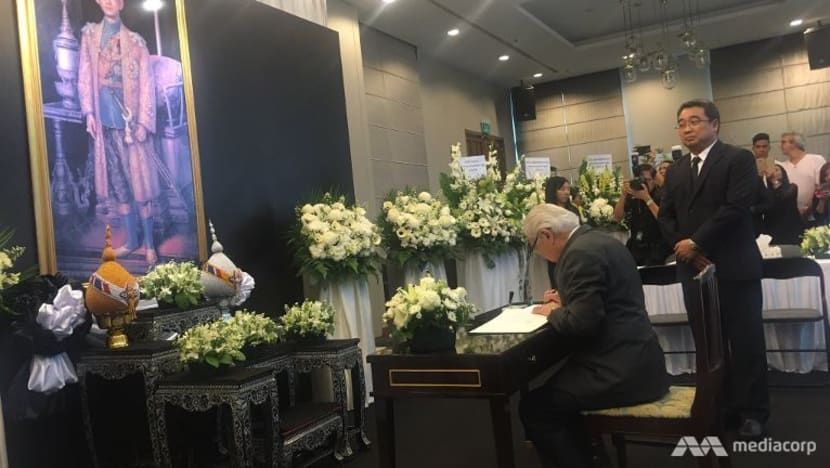 Presiden Tony Tan ke Bangkok beri penghormatan kepada mendiang Raja Bhumibol