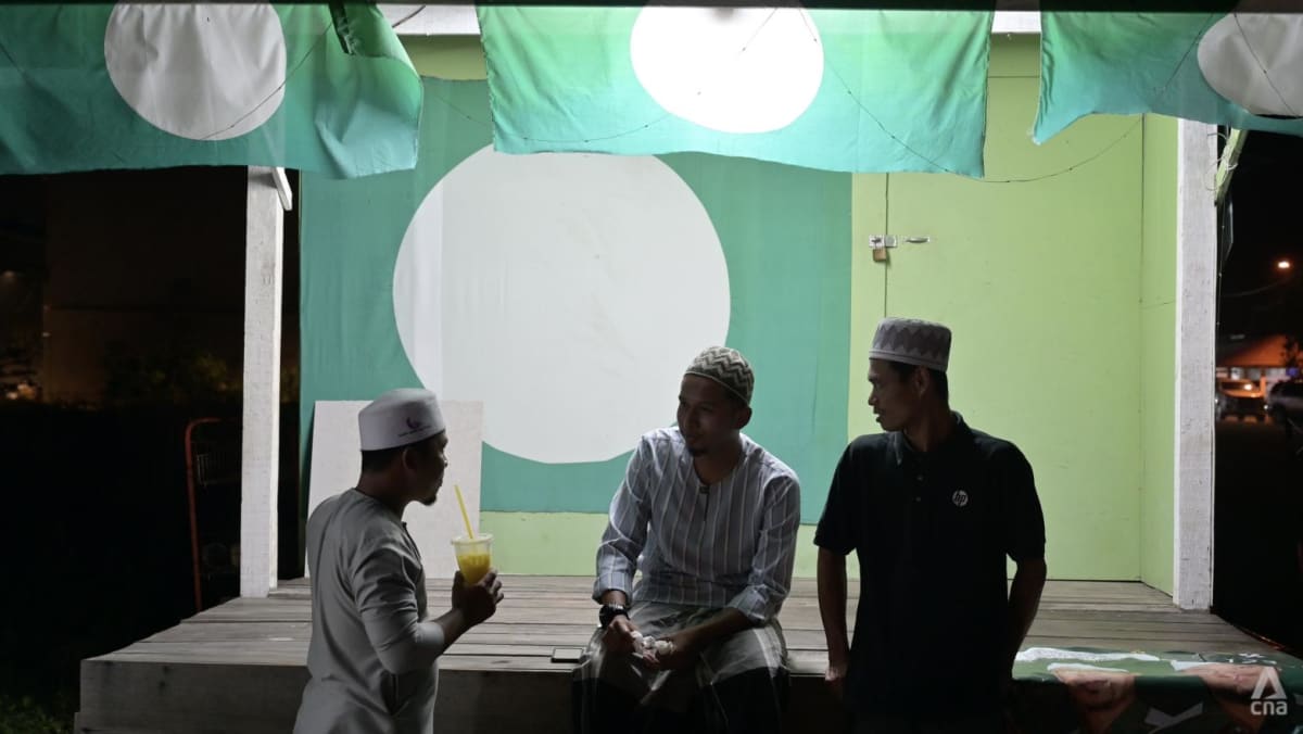 政治伊斯兰教：为何宗教保守主义浪潮在马来西亚兴起而在印度尼西亚消退