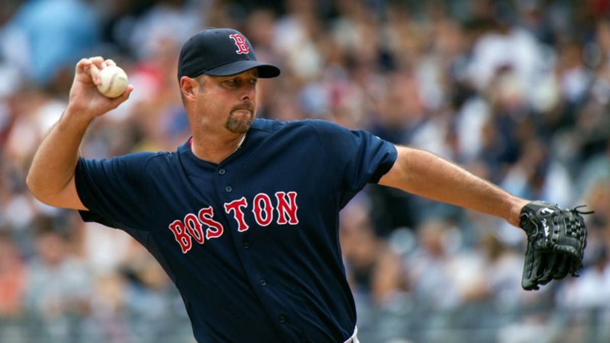 Former Red Sox knuckleballer Wakefield dies at 57