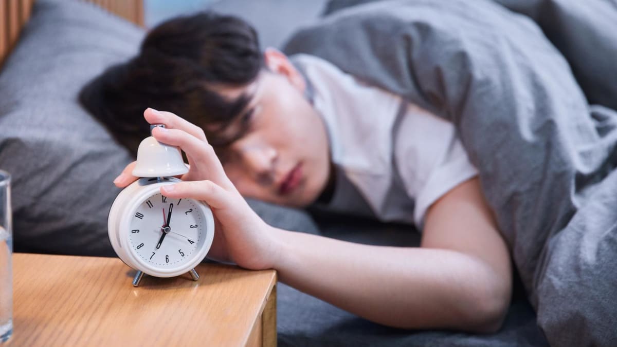 You snooze, you… win? New study suggests hitting that alarm button may not be all that bad - Vimarsana News