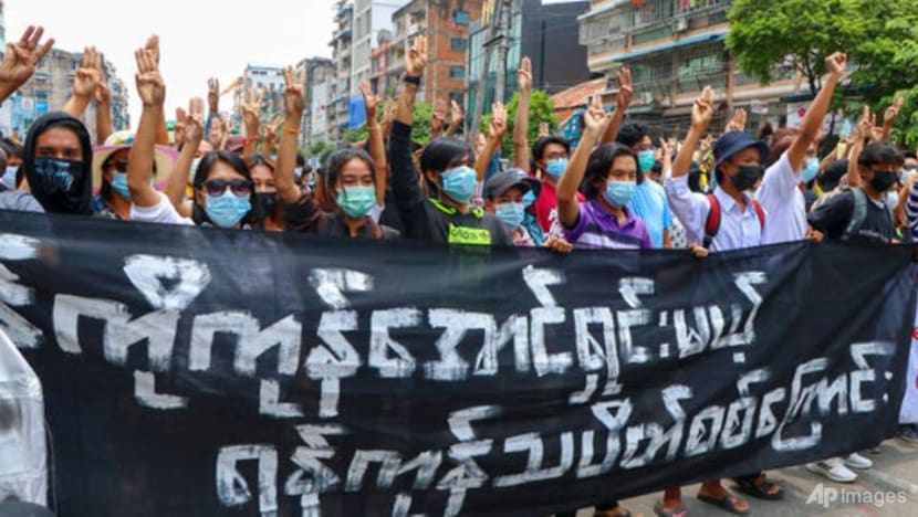 Myanmar protesters train to fight junta