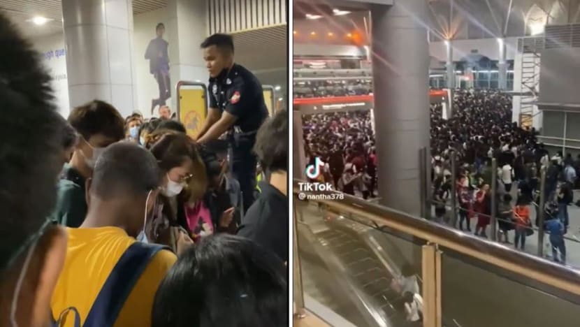 'Stop pushing!': Crowds at Malaysia immigration at the start of Deepavali long weekend