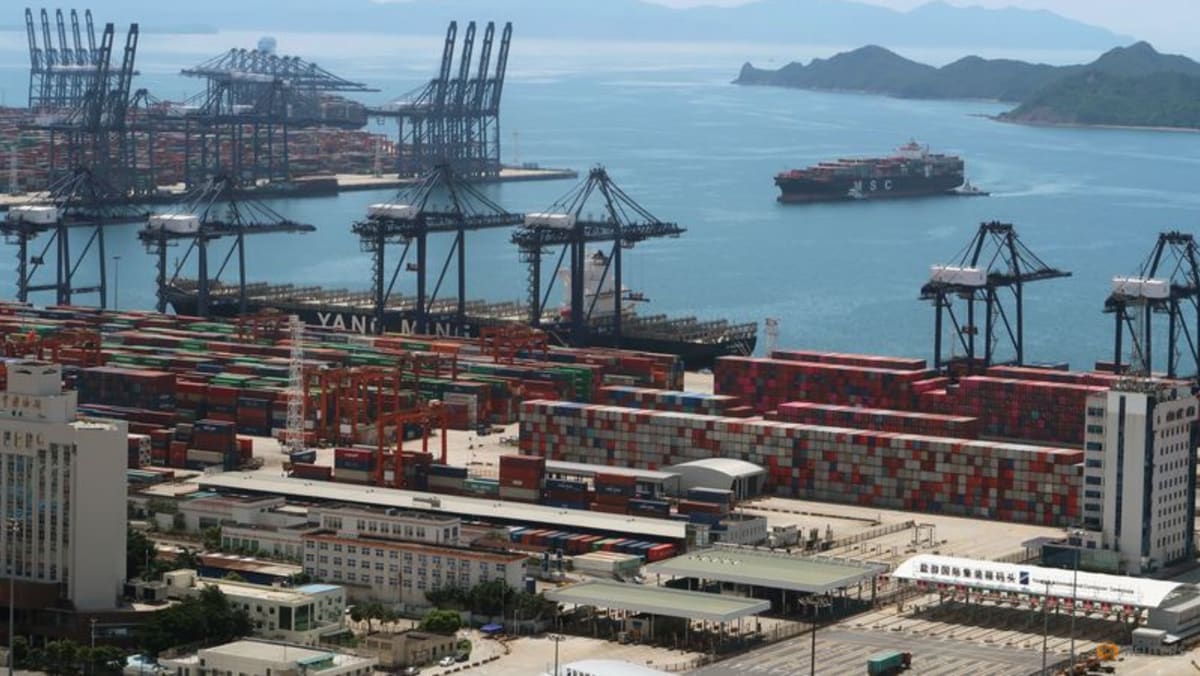 Ekspor dan impor Tiongkok turun tajam pada bulan Desember