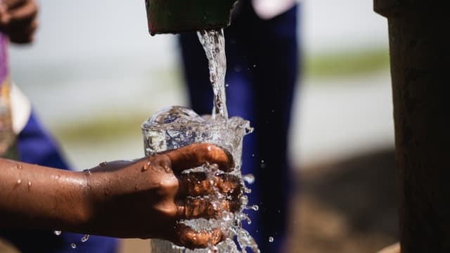 晨光|纸上风云：世界水资源日 全球22亿人没净水喝