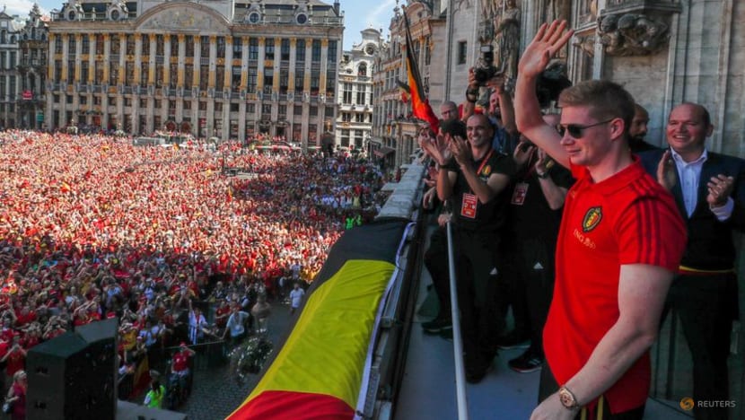 De Bruyne among 18 Belgians to receive coaching badges De Bruyne among 18 Belgians to receive coaching badges