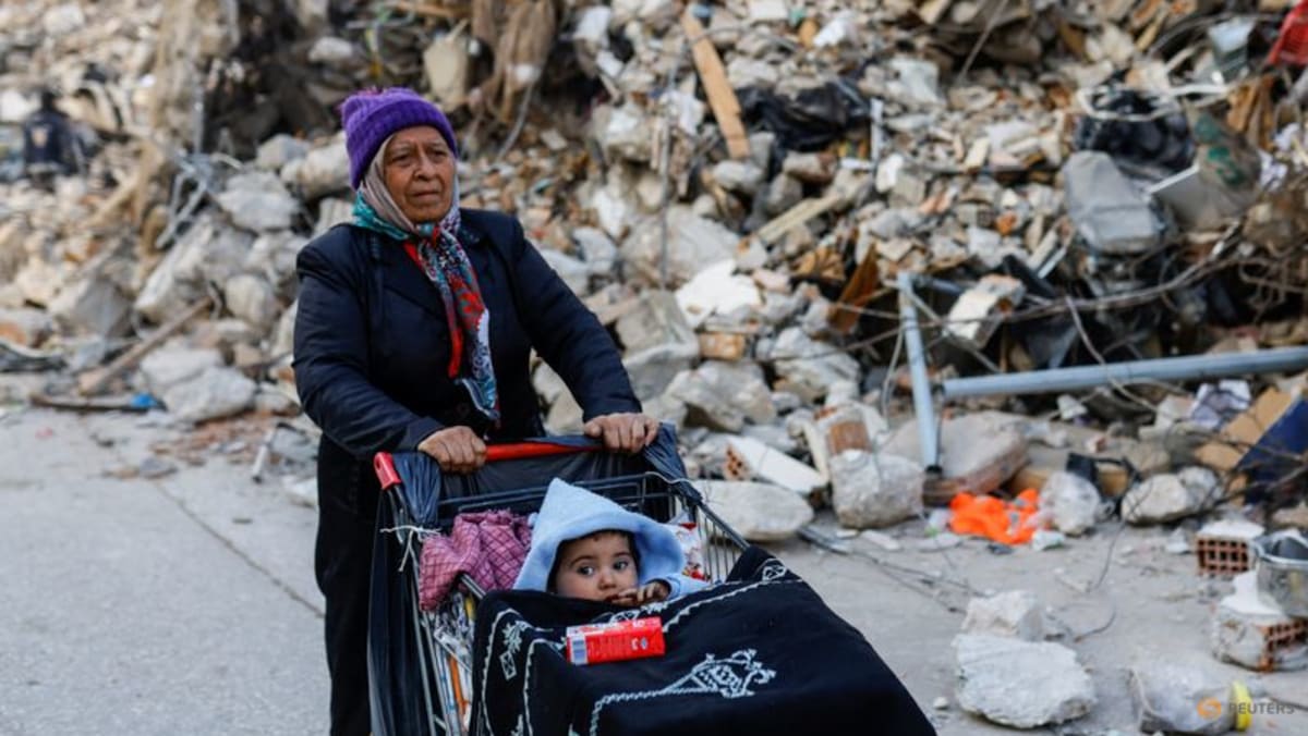 Korban selamat masih lebih sedikit di puing-puing gempa di Türkiye dan Suriah