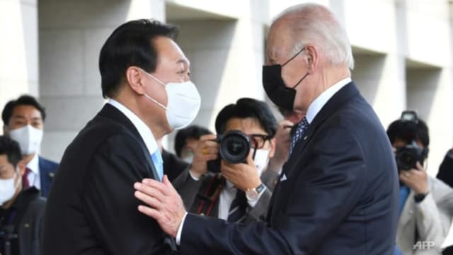 镜头前酸美议员“兔崽子” 韩总统爆粗惹议
