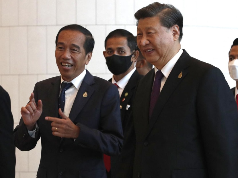 China's President Xi Jinping (right) chats with Indonesia's President Joko Widodo (left) after the 29th APEC Economic Leaders’ Meeting (AELM) during the Asia-Pacific Economic Cooperation (APEC) summit in Bangkok on Nov 18, 2022. China's President Xi Jinping (right) chats with Indonesia's President Joko Widodo (left) after the 29th APEC Economic Leaders’ Meeting (AELM) during the Asia-Pacific Economic Cooperation (APEC) summit in Bangkok on Nov 18, 2022.