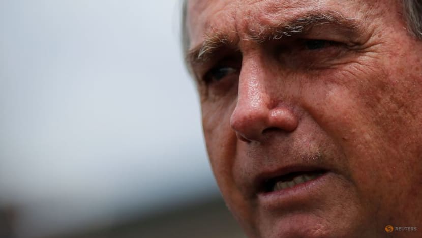 Bolsonaro denounces Macron-Lula meeting as a 'provocation' Bolsonaro denounces Macron-Lula meeting as a 'provocation'