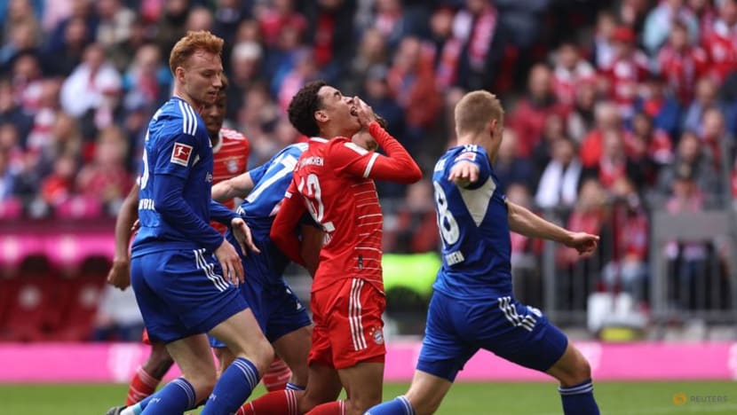 Bayern Munich close in on title with 6-0 demolition of Schalke 04 Bayern Munich close in on title with 6-0 demolition of Schalke 04