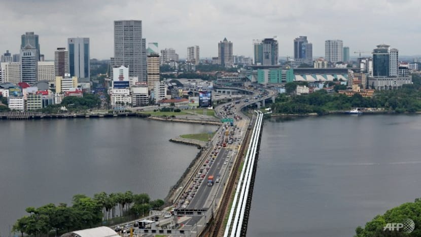Work from home in JB: Some Singaporeans are relocating amid border reopening, hybrid arrangements Work from home in JB: Some Singaporeans are relocating amid border reopening, hybrid arrangements
