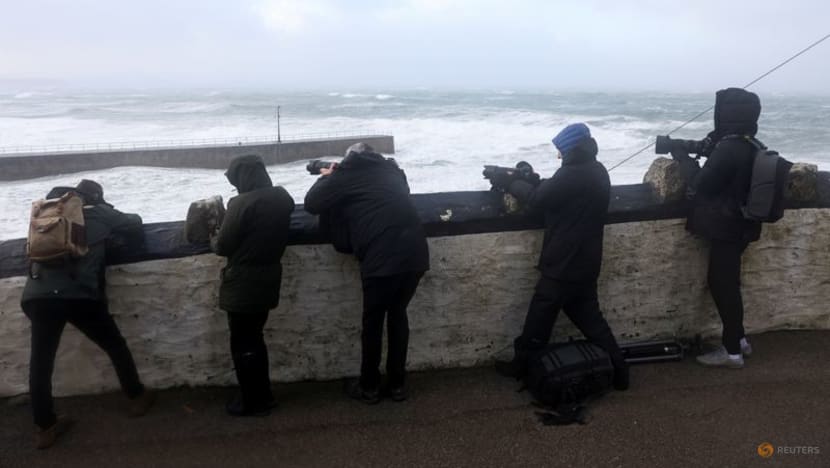 Storm Eunice batters Britain and Ireland, warning issued for London