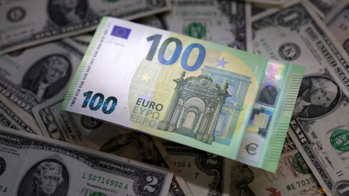 Euro menguat, naik ke level tertinggi dalam 15 tahun terhadap yen, setelah ECB menaikkan suku bunga
