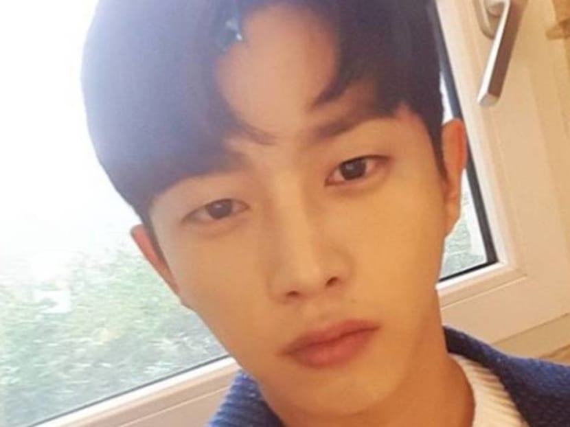Descendants Of The Sun actor helps catch suspect who secretly filmed woman in cafe Descendants Of The Sun actor helps catch suspect who secretly filmed woman in cafe