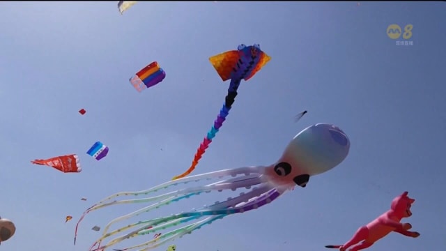 中国今年的潍坊国际风筝会 吸引超过50个国家的风筝选手