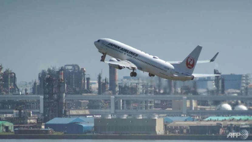 Japan Airlines apologises for arrested drunk pilot Japan Airlines apologises for arrested drunk pilot