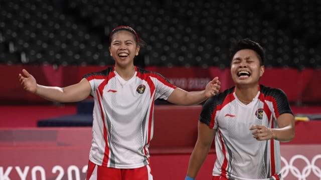 两局击退中国“凡尘组合” 印尼羽毛球女双勇夺金牌