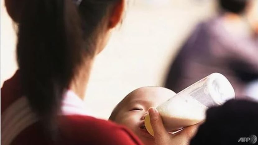 Bolehkah bayi minum air putih? Asalkan ... Bolehkah bayi minum air putih? Asalkan ...