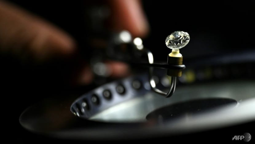 Indian diamond heiress, 8, enters monkhood and loses fortune Indian diamond heiress, 8, enters monkhood and loses fortune