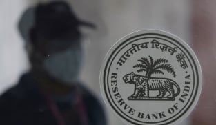 India cenbank tightens scrutiny over digital lending apps