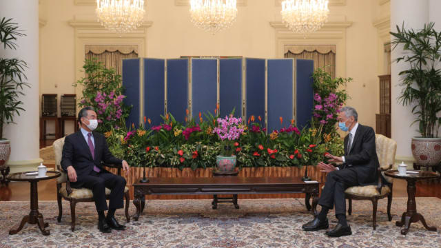 李总理：与王毅重申了新中长久关系