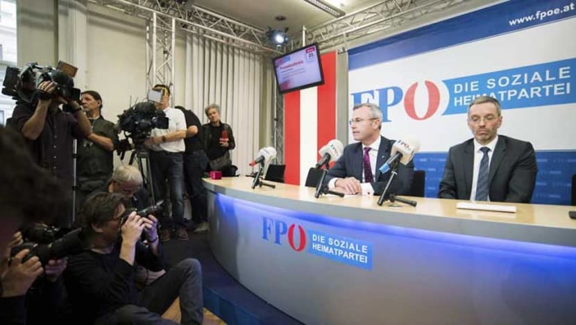 Austrian far-right ministers to resign en masse amid 'Ibiza-gate' fallout Austrian far-right ministers to resign en masse amid 'Ibiza-gate' fallout