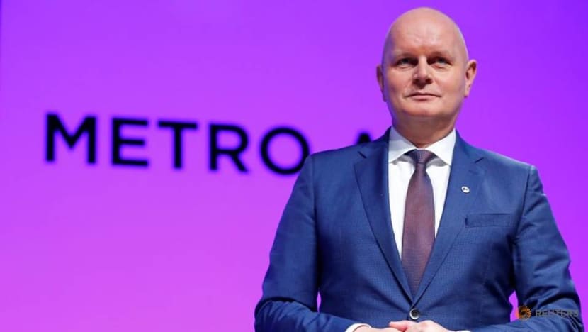 Germany's Metro AG says it approves departure of CEO Koch by year-end Germany's Metro AG says it approves departure of CEO Koch by year-end