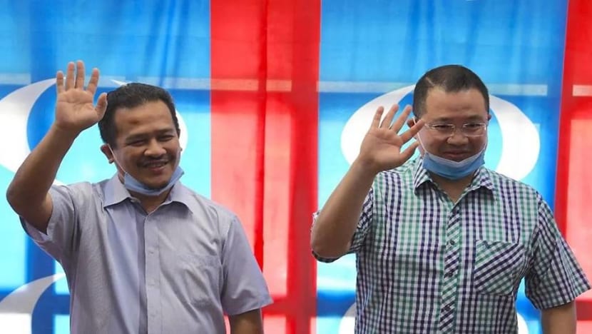 Mukhriz Mahathir loses grip on Kedah state government after defection of 2 PKR assemblymen Mukhriz Mahathir loses grip on Kedah state government after defection of 2 PKR assemblymen