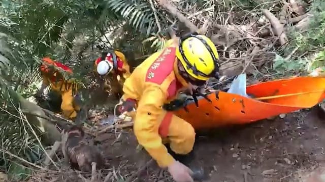 台湾花莲7.2级地震 三名登山客遭落石砸中身亡