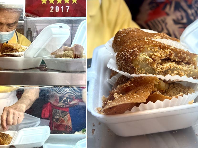 Elderly min jiang kueh hawkers open stall at 3.30am to sell pancakes made from house-made yeast